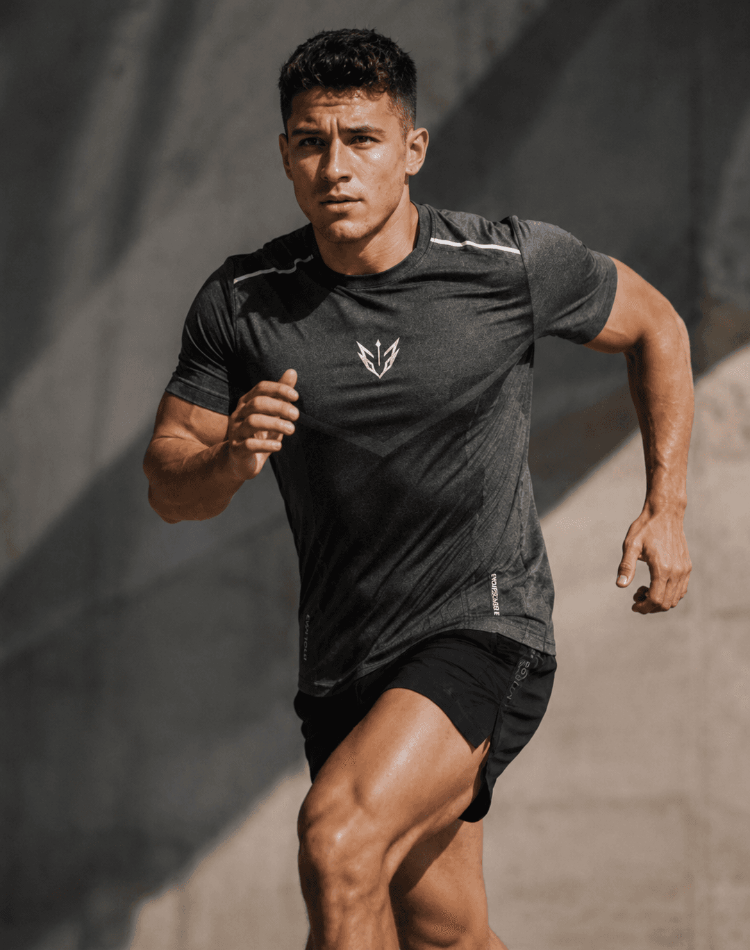EVUNO Apex 01 Performance Tee in Onyx, live fit