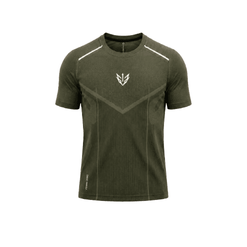 APEX 01 PERFORMANCE TEE in Forest, front view