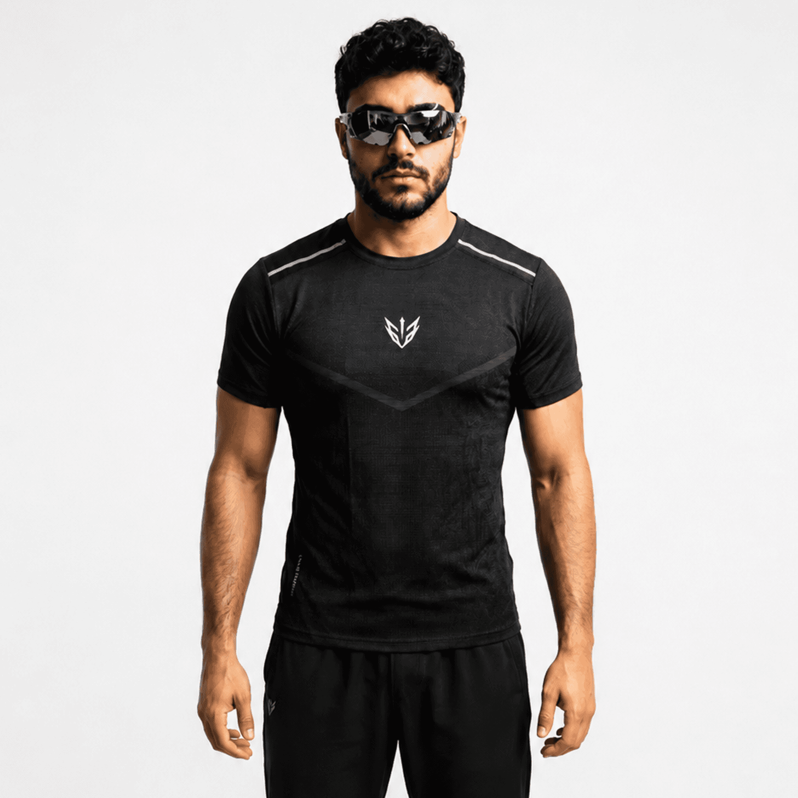 EVUNO Apex 01 Performance Tee in Onyx, front fit